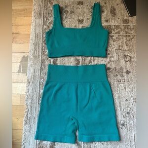 Women 2 Piece Seamless Ribbed High Waist biker shorts with Sports Bra size M